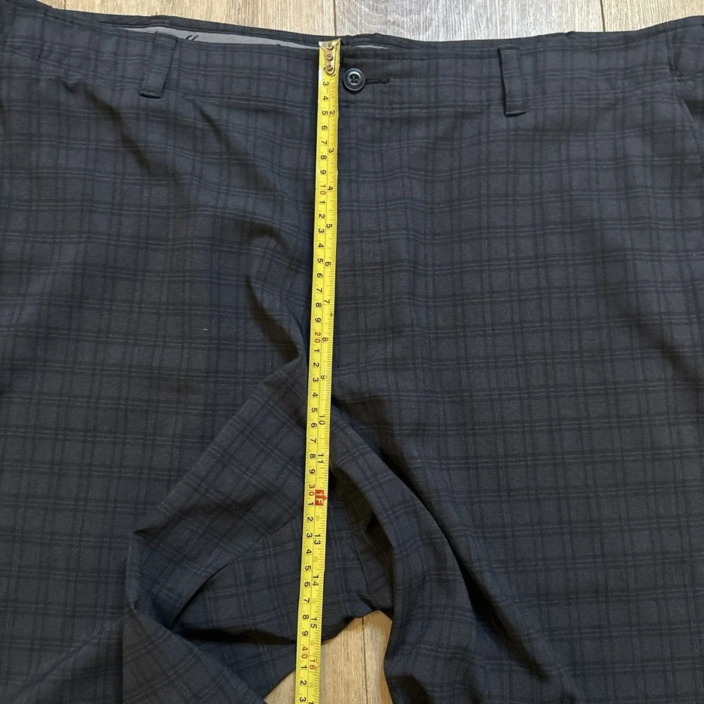 Ben Hogan Performance Shorts Mens Size 42 Black Gray Plaid Flat Front Golf - Picture 6 of 7